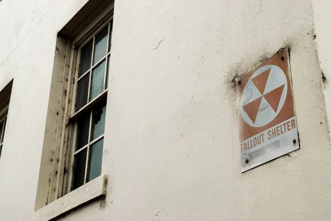 abcdhe-28 Abrigo contra radiação